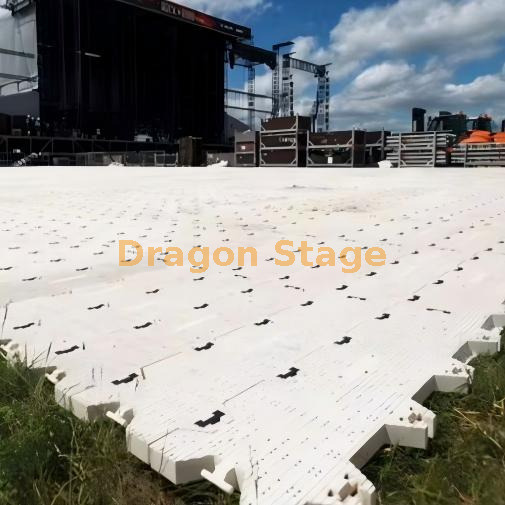 Interlocking tent floor tiles for outdoor parties Baldosas de carpa entrelazadas para fiestas al aire libre