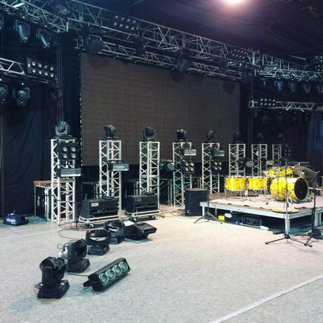 Exhibición ligera de aluminio del braguero de 2 metros para el braguero del tótem de la cabeza móvil de DJ