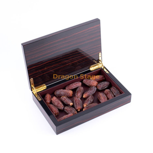 KSA Riyadh temporada ramadán distribución de cajas de alimentos caja de regalo de chocolate madera caja de madera ramadán