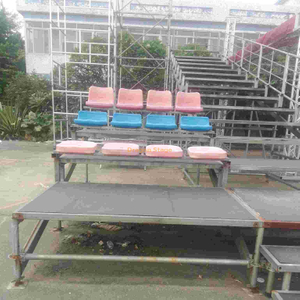 El fútbol comercial al aire libre de la escuela de los muebles presentó el blanqueador del asiento de la capa de acero de la corte