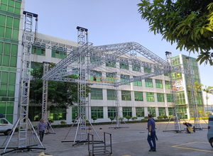 etapa al aire libre de aluminio de los 9x7x5m y línea torre del arsenal los 2m del braguero