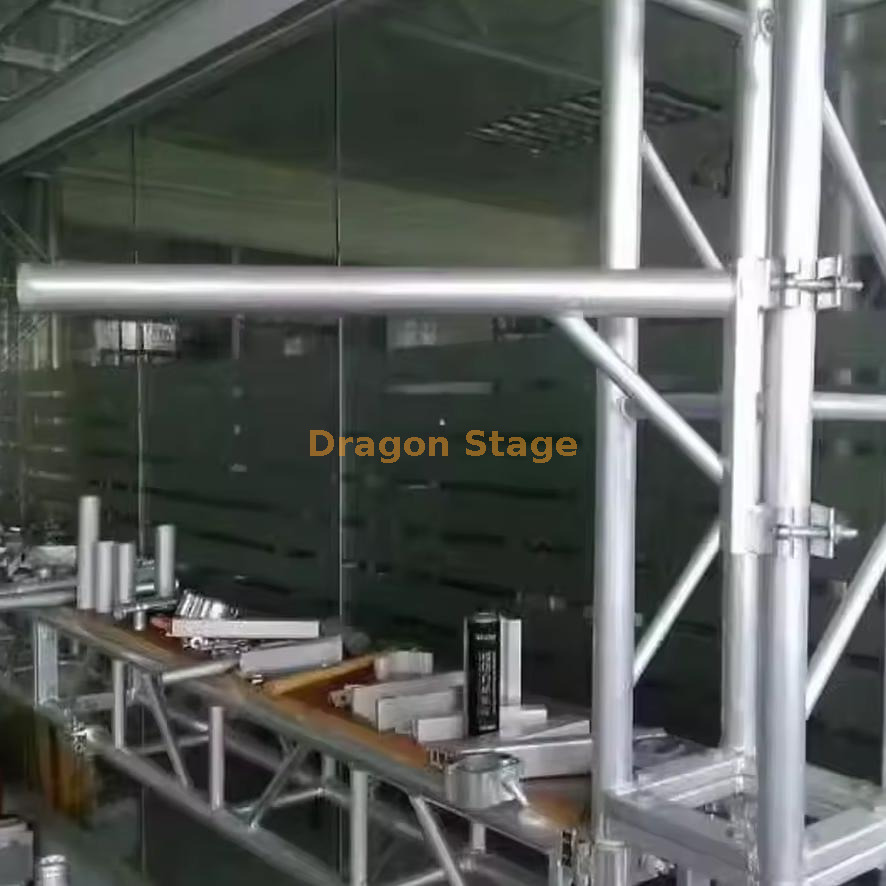 Polo del brazo de la pluma con abrazadera de tuber&iacute;a doble