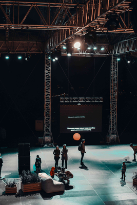 Etapas de eventos plegables fáciles de ajustar Escenario portátil para conciertos al aire libre a la venta