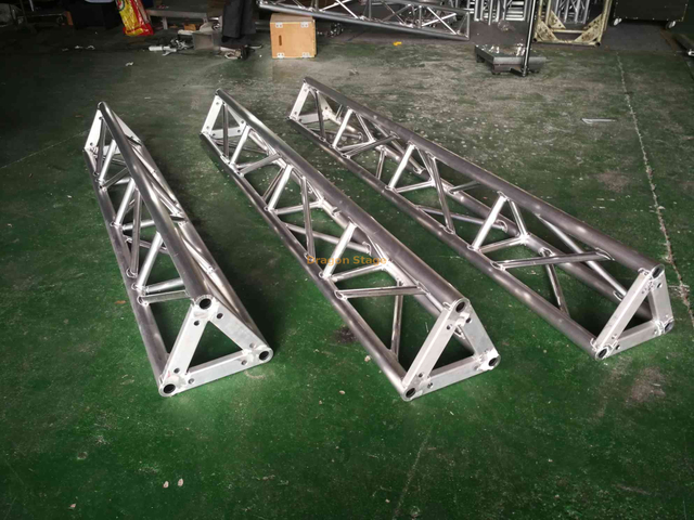 Evento de exposición OEM Nuevo braguero triangular de aluminio de 290 mm para techos