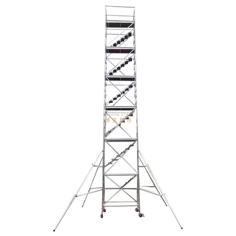 Cerca de torre móvil con escalera de 45 grados