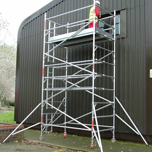 Sistema de torre de andamios con estructura de aluminio para la construcción