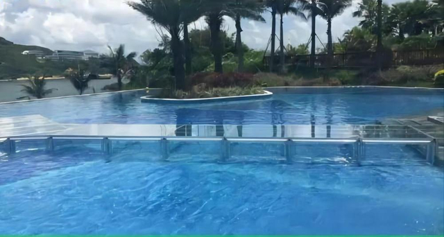 Escenario de trampolín de vidrio para piscina, gimnasio