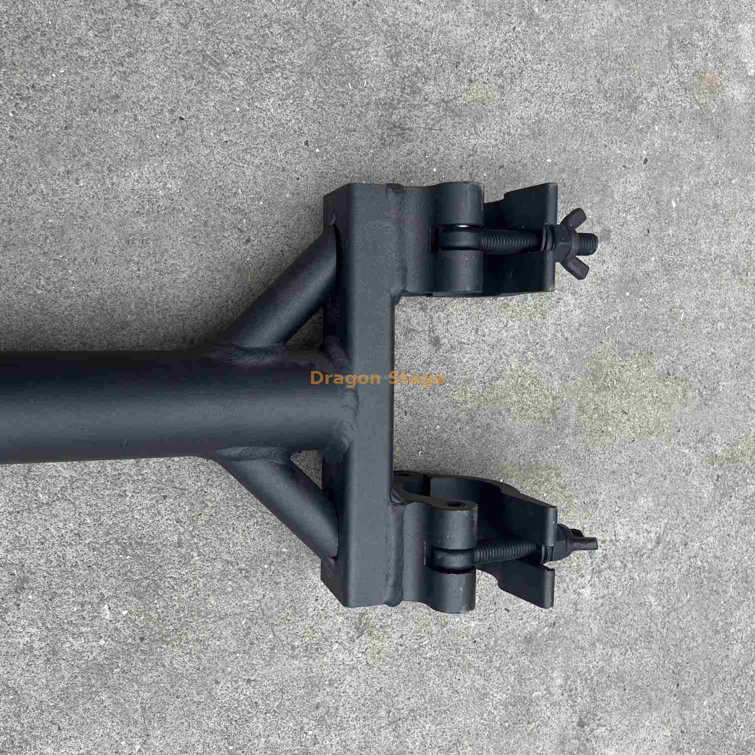 Polo del brazo de la pluma con abrazadera de tuber&iacute;a doble