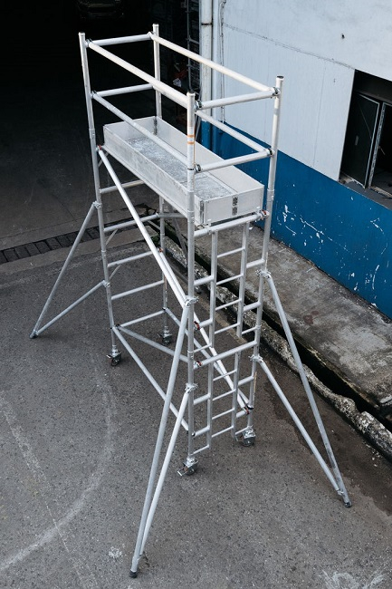 Andamio de aluminio móvil rodante con marco de una sola fila de 2,5 m para mantenimiento interior de túneles