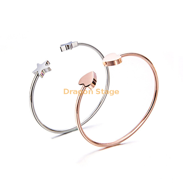 Brazalete de pulsera de acero inoxidable 316l con corazón chapado en oro de 18 quilates en blanco con estrella grabada personalizada