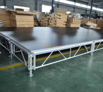 Escenario de pasarela ajustable de madera/plataforma de escenario estrecha/escenario de presentación 5x2m con 2 escaleras