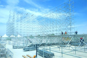 steel layher truss in construction.jpg