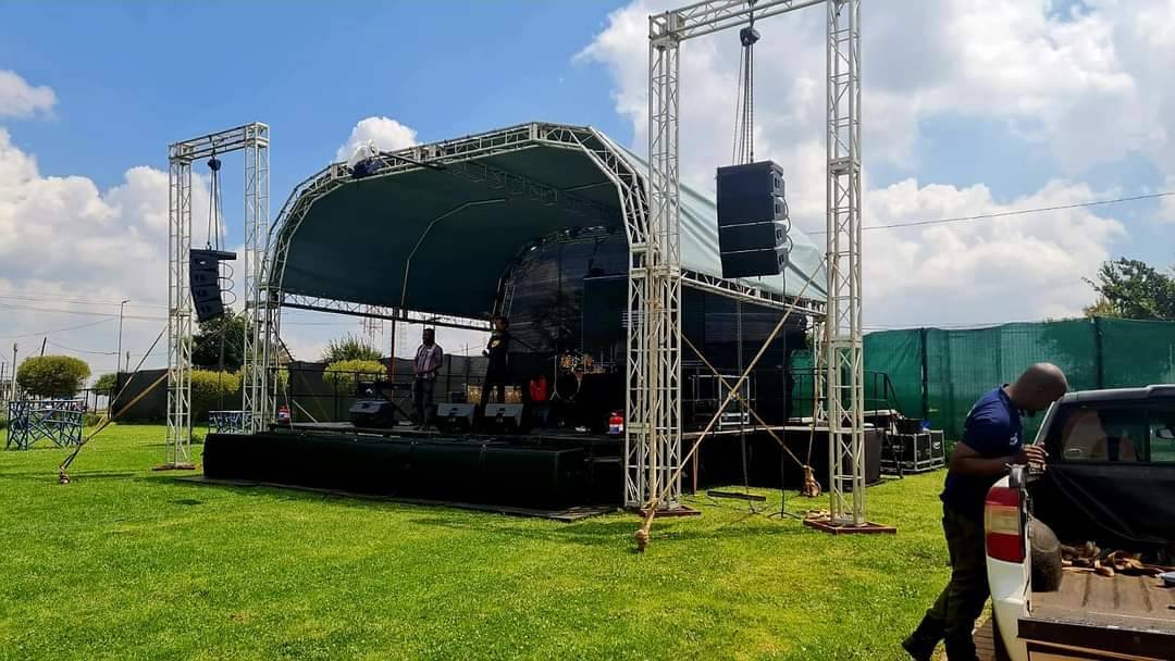 Una guía para seleccionar el sistema de sonido Line Array adecuado para su evento