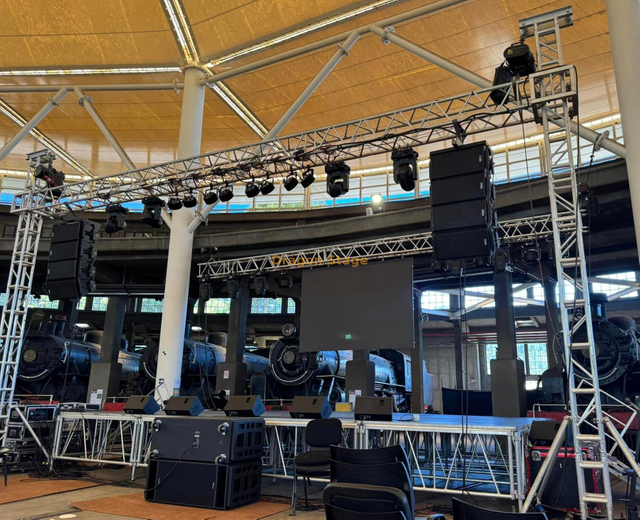 Escenario de plataforma de aluminio con armadura de 4x8 pies para eventos 15,86x12,2 m