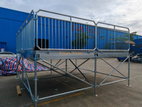 Barandilla de escenario Layher para protección de bordes