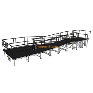 Rampa de escenario modular de aluminio en curva de 10,27 x 3,24 m con rellano y barandillas dobles