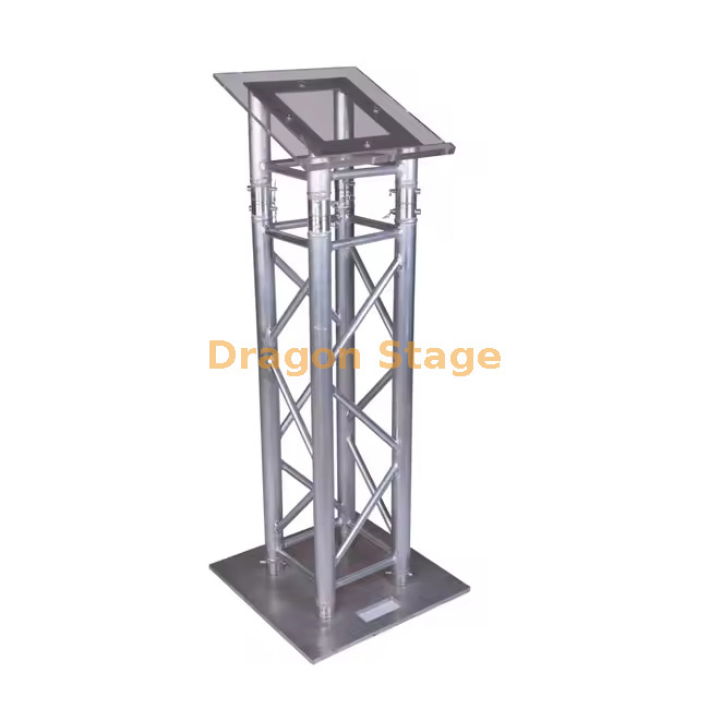 p&uacute;lpito de la iglesia