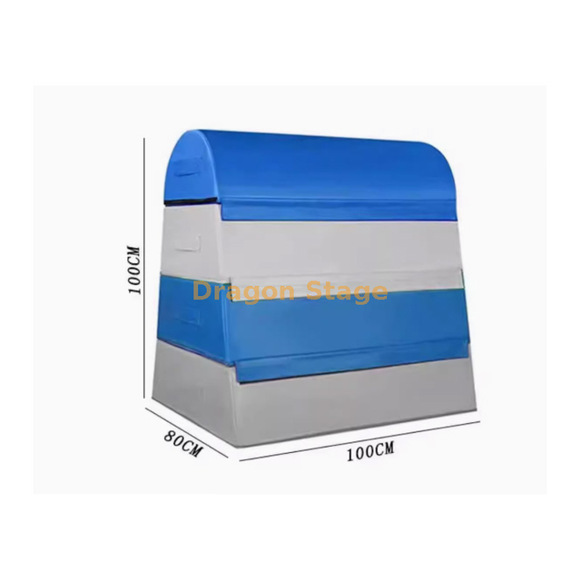 Caja de caballos de cuatro secciones de arco saltando