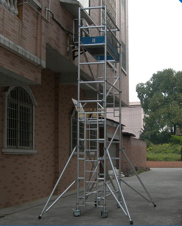 Construcción de torre de andamio individual móvil de plataforma Alluminim de 7 m