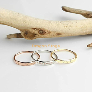 Diseño de moda Diy pareja carta acero inoxidable apilamiento personalizado nombre grabado pequeño delicado Midi Bar anillo de boda