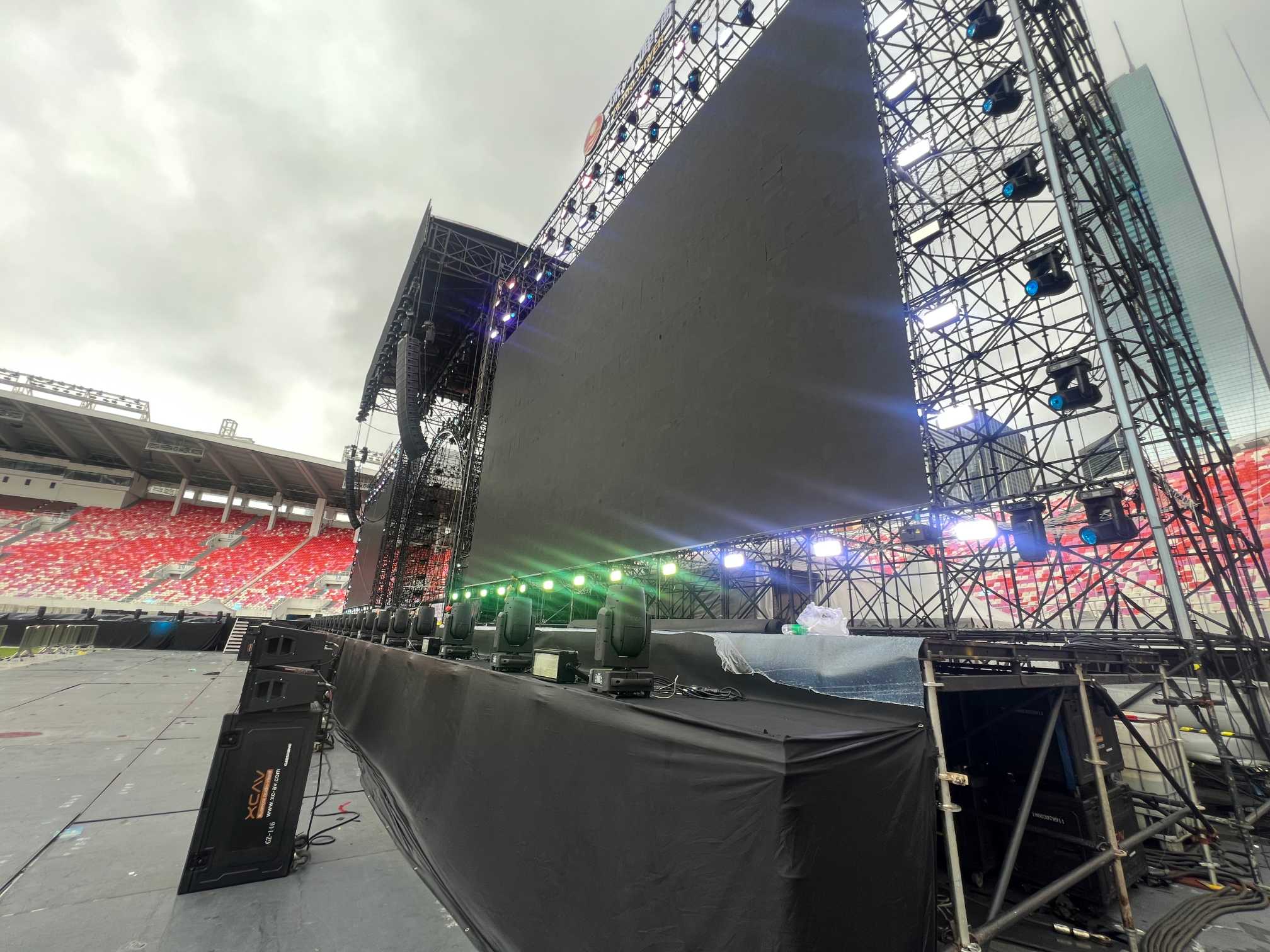 ringlock para led en concierto.jpg