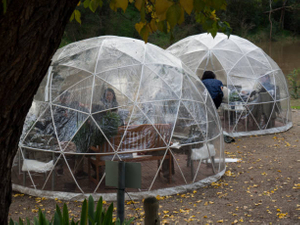 Carpa de cúpula de plástico de lujo al aire libre Hotel transparente de plástico claro jardín Igloo carpa