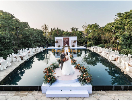 Escenario de cristal de piscina transparente de aluminio para bodas