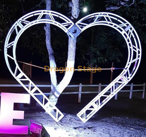 Truss personalizado en forma de corazón para decoración de noche de bodas