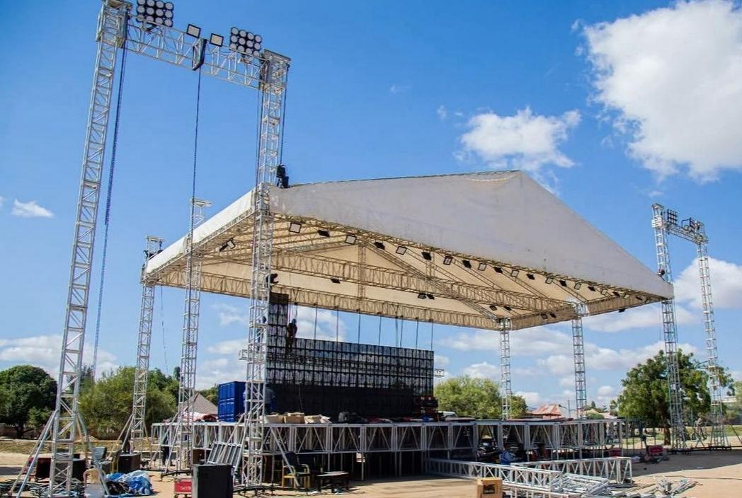 sistema de escenario de concierto profesional.jpg