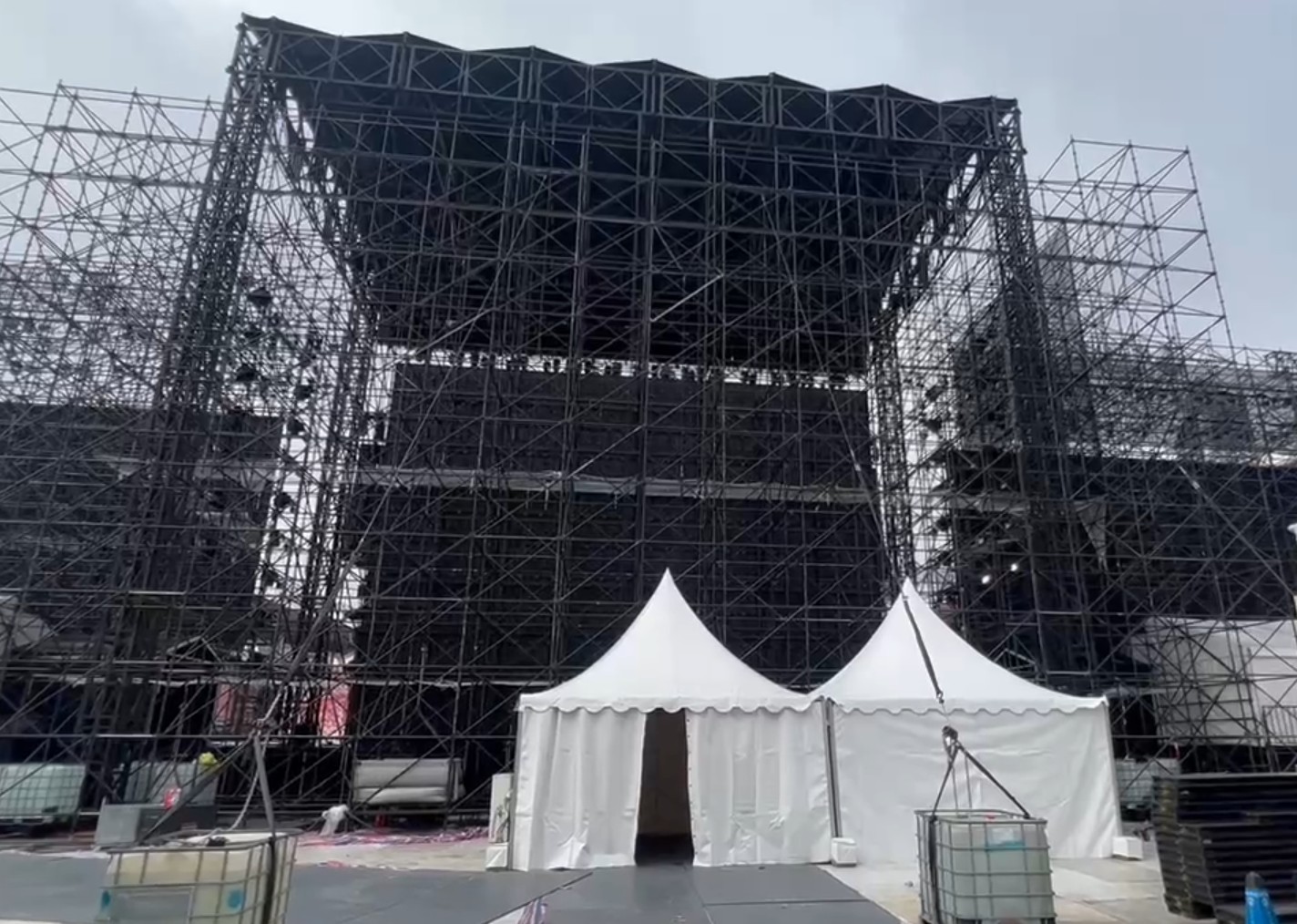 escenario trasero.jpg