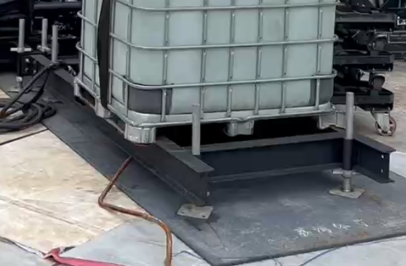 Los estabilizadores de acero extendidos aumentaron la huella de estabilidad.png