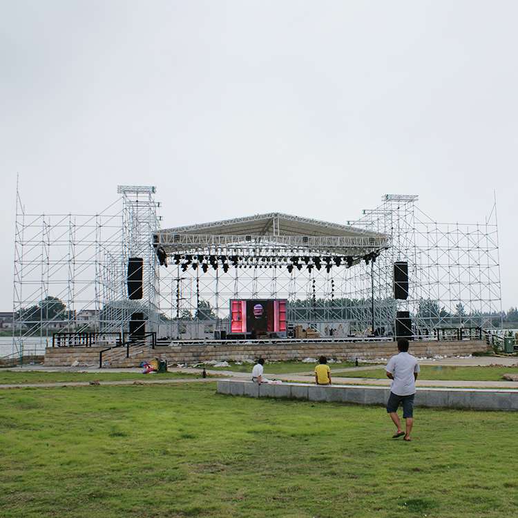 escenario de concierto al aire libre