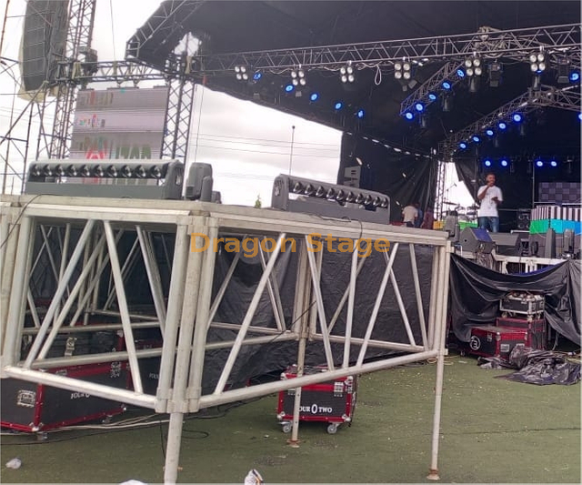 Plataforma de escenario portátil de aluminio para festivales de música y otras funciones 72x32 pies (21,96x9,76 m)