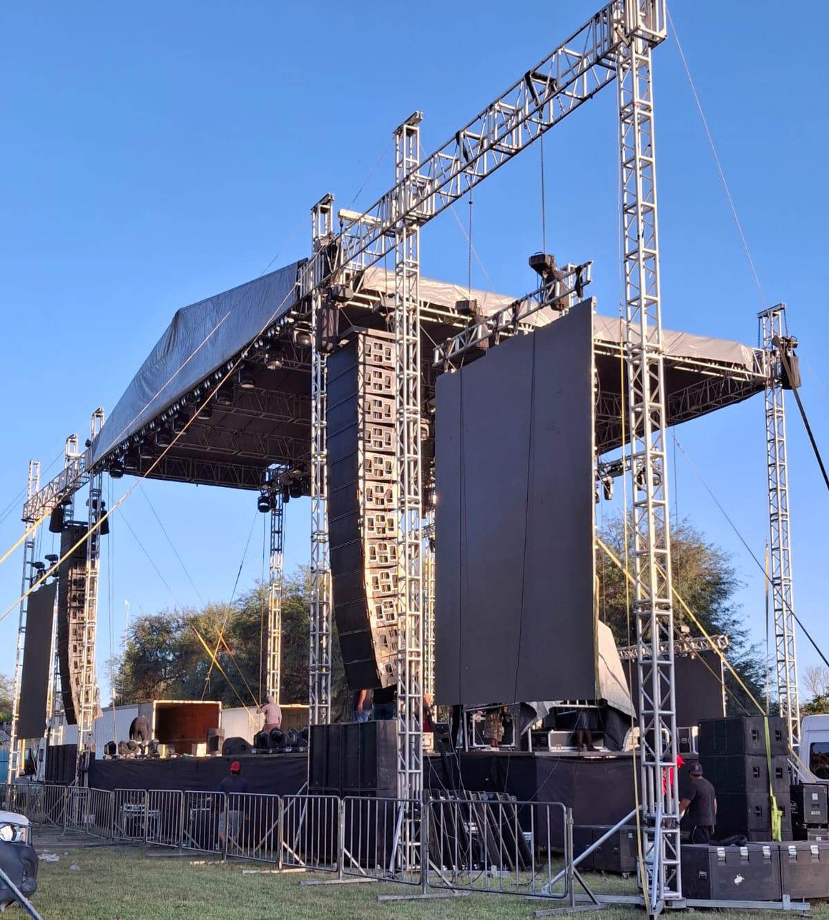Sistema de escenario profesional para techo de concierto de 21 m &times; 20 m.jpg