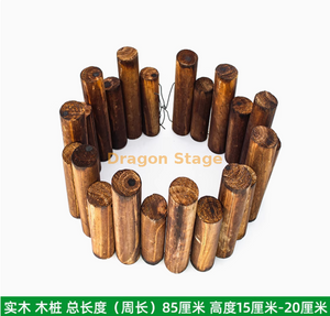 Hojas simuladas de árbol de banyan, hojas de arce rojo, hojas de ginkgo, ramas falsas de interior de centro comercial, estacas de madera de fondo coloreada de café