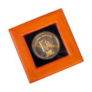 Caja de embalaje personalizada con terciopelo para medallas de monedas y caja de madera de baratija personalizada de fábrica