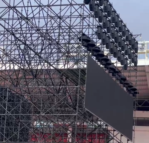 LED en el frente de foh.png