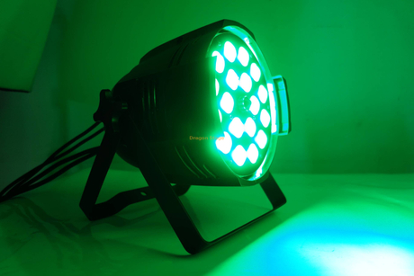Luz PAR de enfoque de aluminio fundido 5 en 1 de 18 perlas