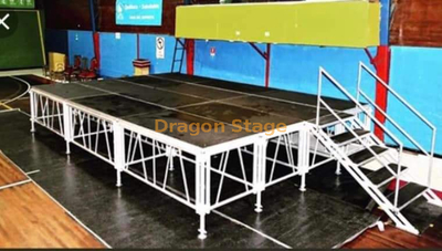 Paquetes de escenario portátiles populares de aluminio con altura ajustable los 0,6-1m de las piernas los 8x6m de la altura