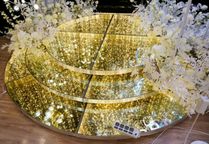 Plataforma redonda de escenario de decoración de boda transparente de cristal de lujo con tira de iluminación 
