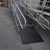 Rampa de escenario portátil ajustable de aluminio de madera impermeable al aire libre con pasamanos
